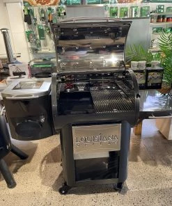 BBQ's And More NZ All BBQ Grills & Smokers Louisiana Founders Legacy 800 Pellet Grill C/w Iconnect And Wifi - 129714